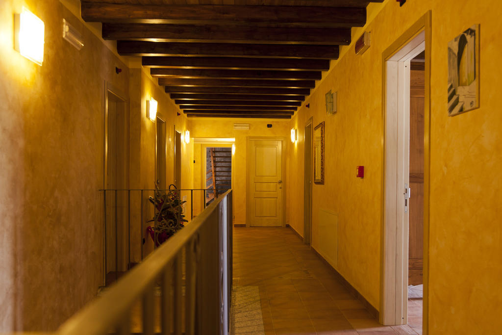 Agriturismo Creta Rossa Torre di Ruggiero Exterior photo